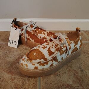 NWT MYRA Bag Cushy Brown Cow Print Leather Sneakers Size 10